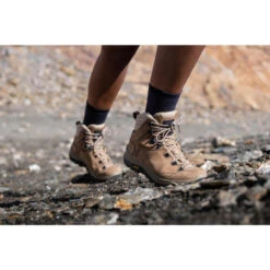 Waterdichte Hoge Damesschoenen Voor Trekking MT500 Leer Vibram 11 Waterdichte Hoge Damesschoenen Voor Trekking MT500 Leer Vibram -decathlon winkel waterdichte hoge damesschoenen voor trekking mt500 leer vibram 11